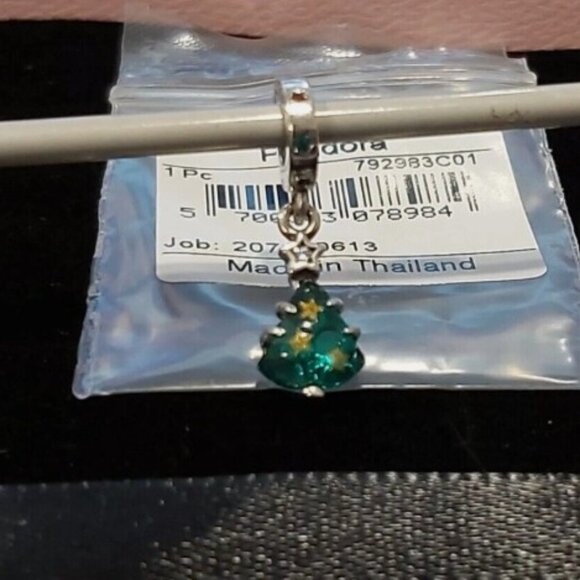 Authentic PANDORA STERLING SILVER SPARKLING CHRISTMAS TREE DANGLE 792983C01 - Picture 1 of 11